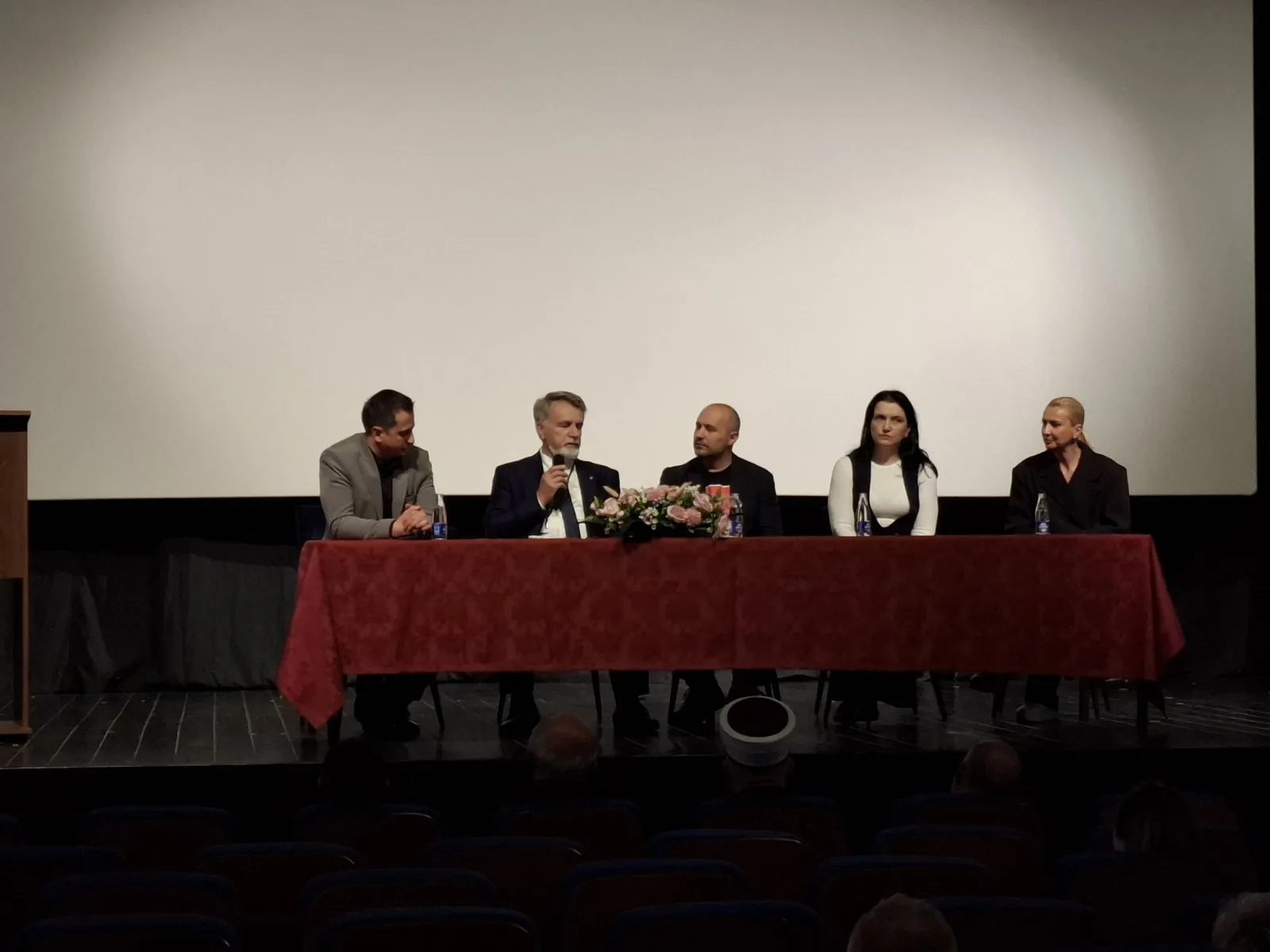 Galerija novosti Održana svečana akademija povodom 20 godina NHU “Oslonac” Tešanj